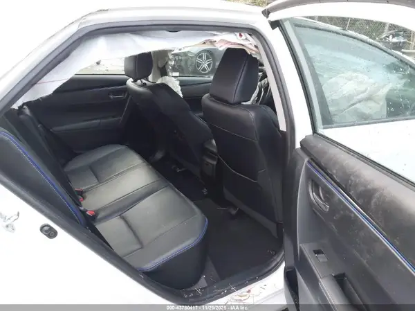 5YFBURHE8HP673038 2017 TOYOTA COROLLA - Image 8