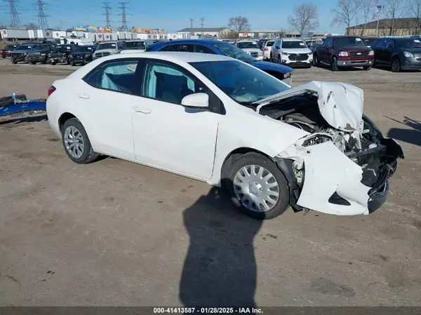 5YFBURHE8HP673752 2017 TOYOTA COROLLA - Image 1