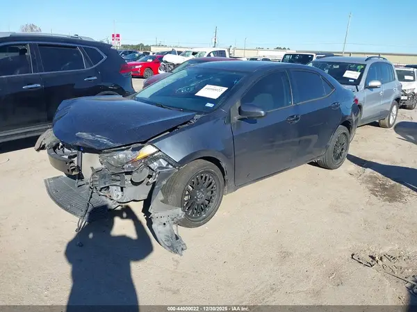 5YFBURHE8HP674237 2017 TOYOTA COROLLA - Image 2