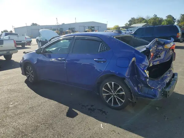 5YFBURHE8HP676053 2017 TOYOTA COROLLA - Image 2