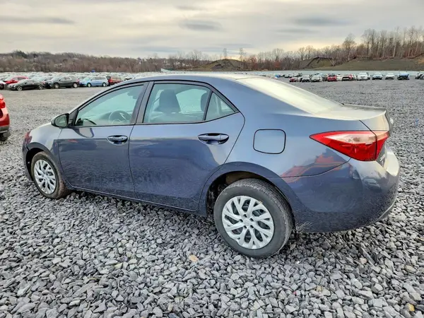 5YFBURHE8HP677624 2017 TOYOTA COROLLA - Image 2