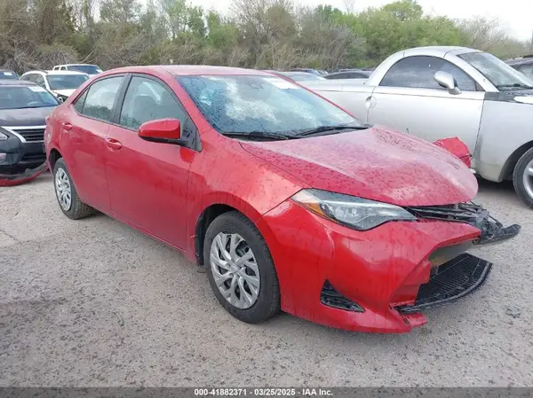 5YFBURHE8HP679079 2017 TOYOTA COROLLA - Image 1
