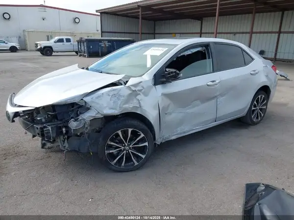 5YFBURHE8HP682581 2017 TOYOTA COROLLA - Image 2