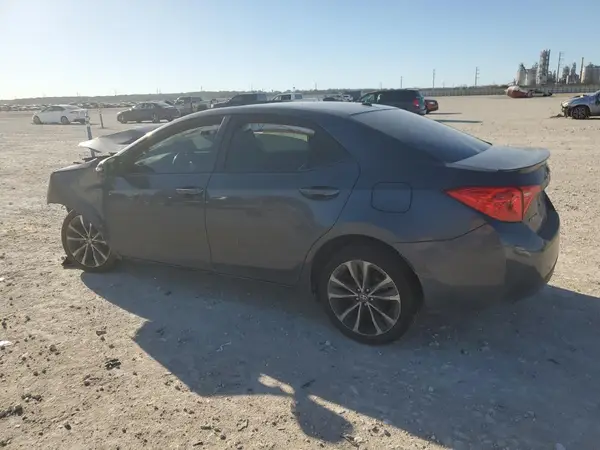 5YFBURHE8HP682936 2017 TOYOTA COROLLA - Image 2