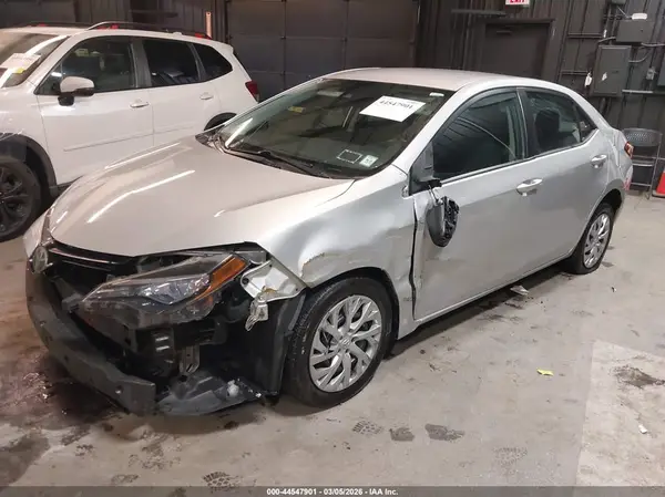 5YFBURHE8HP687926 2017 TOYOTA COROLLA - Image 2