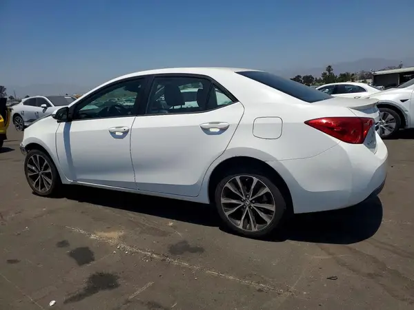 5YFBURHE8HP687988 2017 TOYOTA COROLLA - Image 2