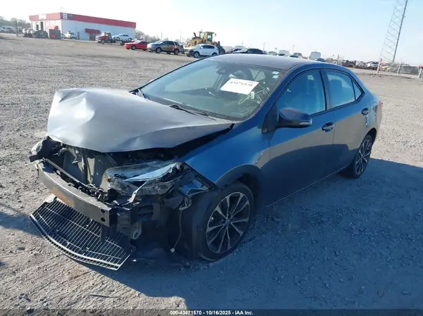 5YFBURHE8HP690020 2017 TOYOTA COROLLA - Image 2
