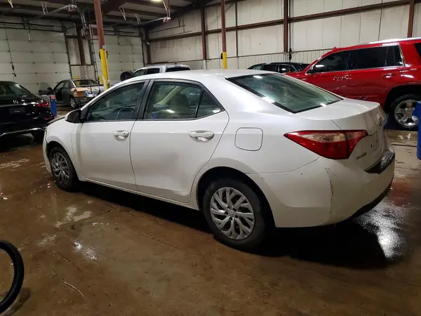5YFBURHE8HP695296 2017 TOYOTA COROLLA - Image 2