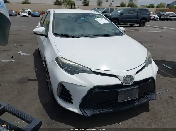 5YFBURHE8HP696058 2017 TOYOTA COROLLA - Image 1
