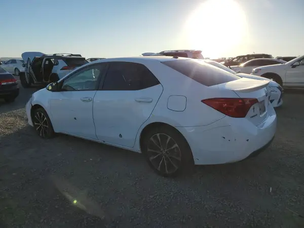 5YFBURHE8HP697257 2017 TOYOTA COROLLA - Image 2