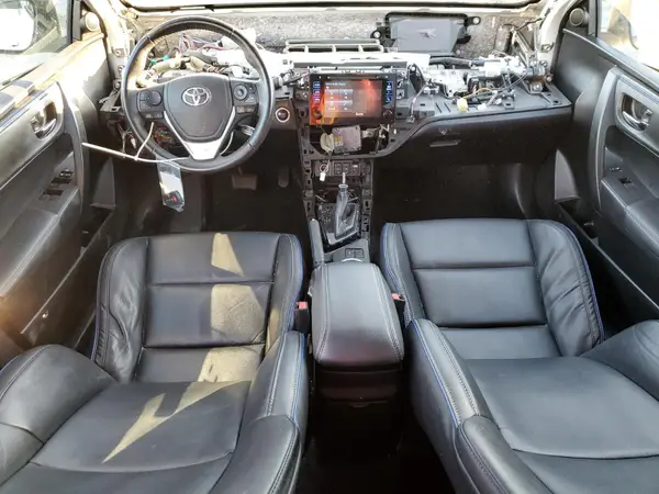 5YFBURHE8HP697257 2017 TOYOTA COROLLA - Image 8