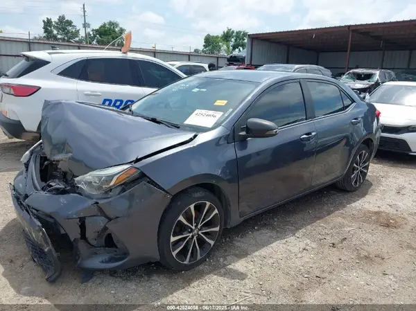 5YFBURHE8HP699364 2017 TOYOTA COROLLA - Image 2