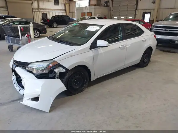 5YFBURHE8HP699400 2017 TOYOTA COROLLA - Image 2