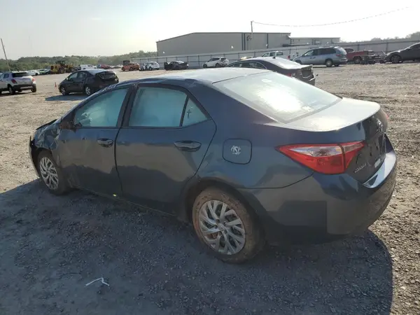 5YFBURHE8HP699624 2017 TOYOTA COROLLA - Image 2
