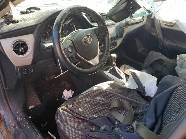 5YFBURHE8HP699624 2017 TOYOTA COROLLA - Image 8