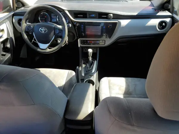 5YFBURHE8HP700285 2017 TOYOTA COROLLA - Image 8