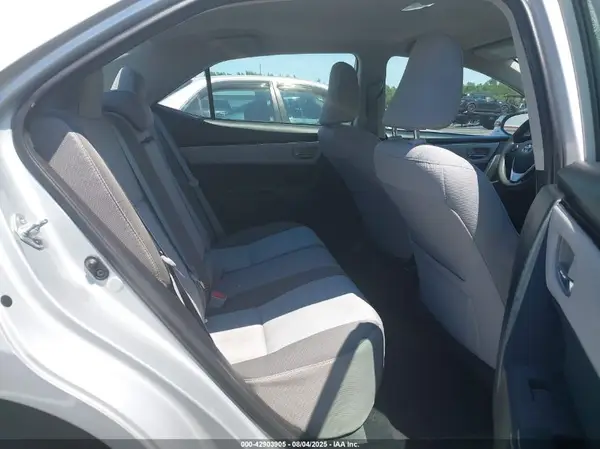 5YFBURHE8HP700299 2017 TOYOTA COROLLA - Image 8