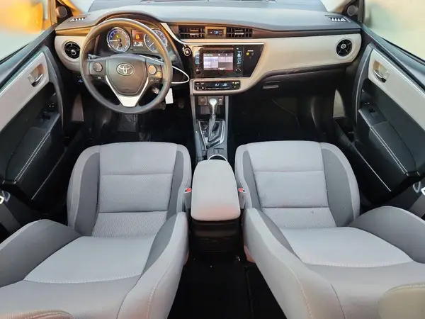 5YFBURHE8HP703283 2017 TOYOTA COROLLA - Image 8