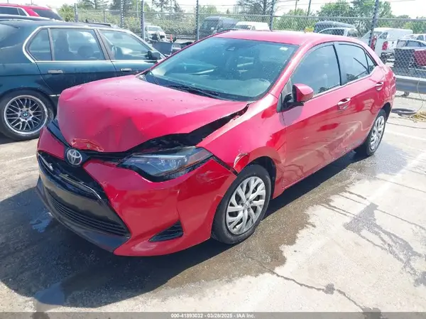 5YFBURHE8HP703316 2017 TOYOTA COROLLA - Image 2