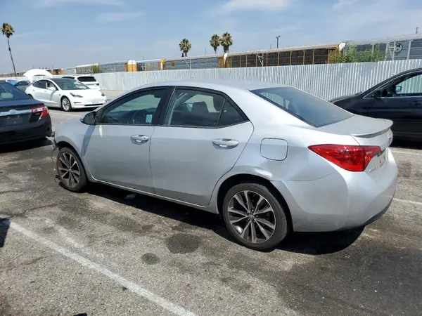 5YFBURHE8HP704854 2017 TOYOTA COROLLA - Image 2