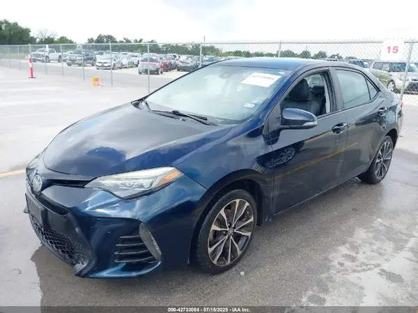 5YFBURHE8HP706104 2017 TOYOTA COROLLA - Image 2