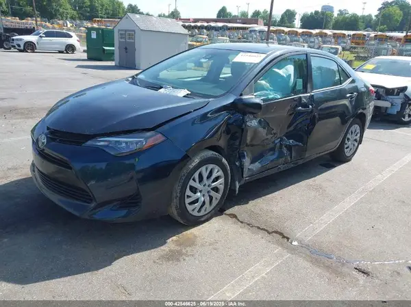 5YFBURHE8HP706846 2017 TOYOTA COROLLA - Image 2