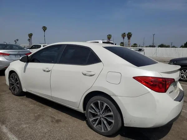 5YFBURHE8HP707642 2017 TOYOTA COROLLA - Image 2
