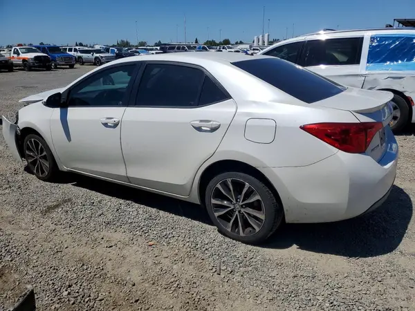 5YFBURHE8HP710184 2017 TOYOTA COROLLA - Image 2