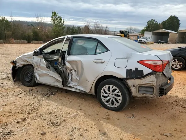 5YFBURHE8HP710914 2017 TOYOTA COROLLA - Image 2