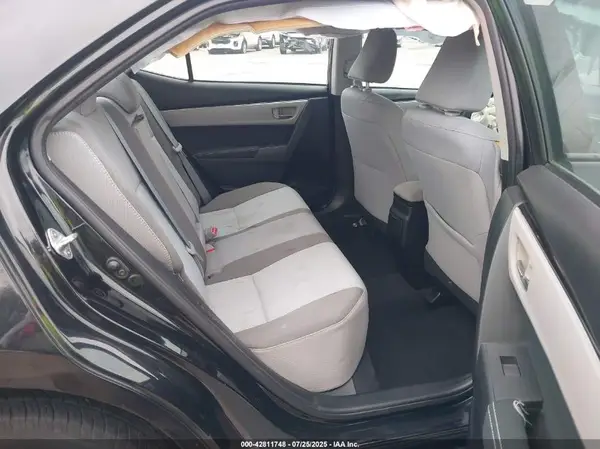 5YFBURHE8HP711643 2017 TOYOTA COROLLA - Image 8