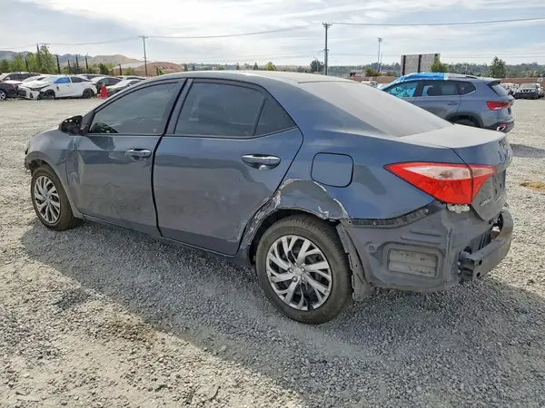 5YFBURHE8HP711772 2017 TOYOTA COROLLA - Image 2
