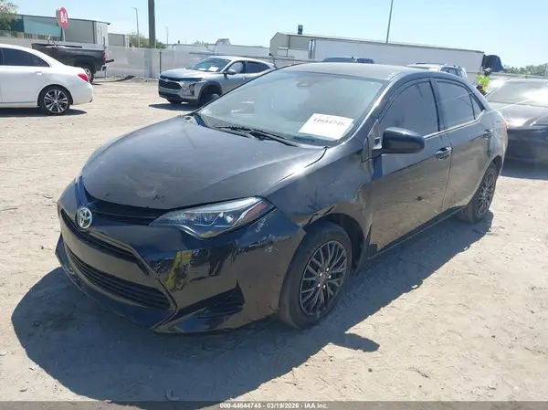 5YFBURHE8HP712467 2017 TOYOTA COROLLA - Image 2