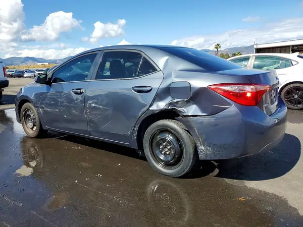 5YFBURHE8HP713084 2017 TOYOTA COROLLA - Image 2
