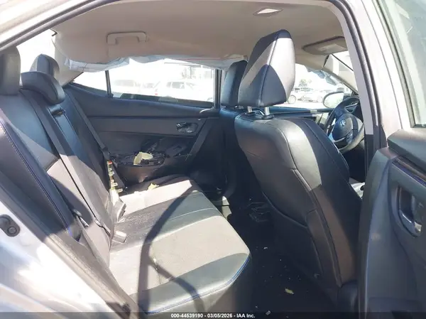 5YFBURHE8HP715241 2017 TOYOTA COROLLA - Image 8
