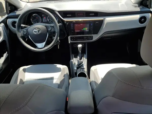 5YFBURHE8HP715904 2017 TOYOTA COROLLA - Image 8