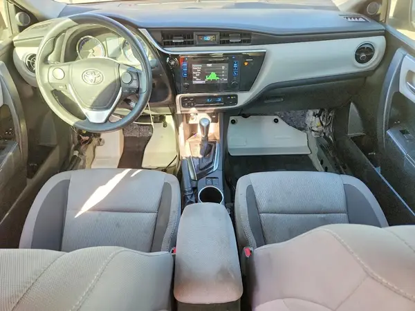 5YFBURHE8HP717667 2017 TOYOTA COROLLA - Image 8