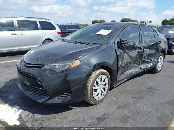 5YFBURHE8HP722481 2017 TOYOTA COROLLA - Image 2
