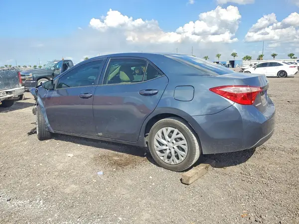 5YFBURHE8HP722951 2017 TOYOTA COROLLA - Image 2