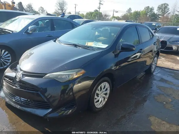 5YFBURHE8HP726871 2017 TOYOTA COROLLA - Image 2
