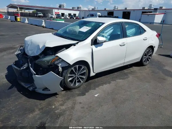 5YFBURHE8HP735506 2017 TOYOTA COROLLA - Image 2