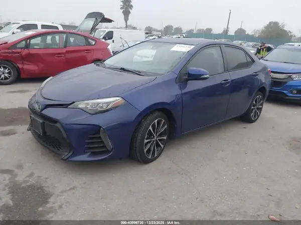 5YFBURHE8JP740243 2018 TOYOTA COROLLA - Image 2