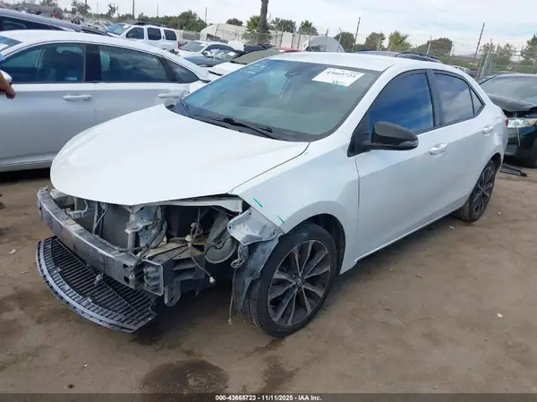 5YFBURHE8JP743126 2018 TOYOTA COROLLA - Image 2