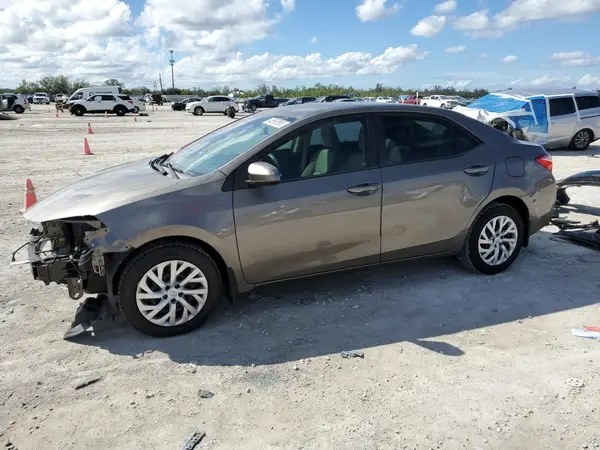 5YFBURHE8JP743403 2018 TOYOTA COROLLA - Image 1