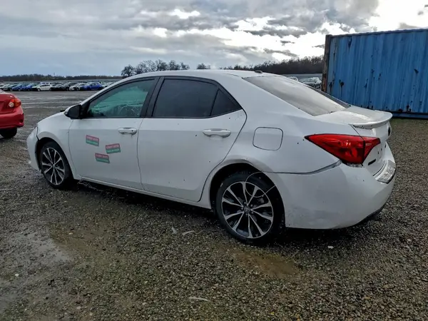5YFBURHE8JP743773 2018 TOYOTA COROLLA - Image 2