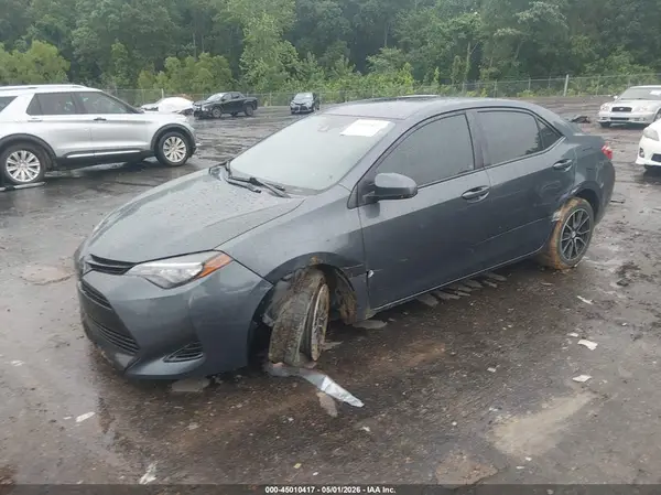 5YFBURHE8JP744048 2018 TOYOTA COROLLA - Image 2