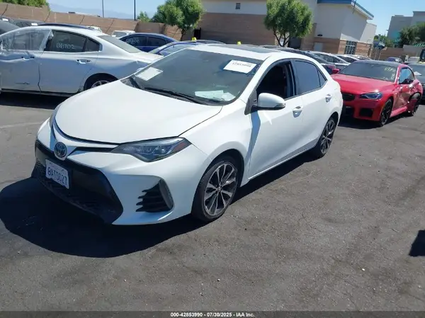5YFBURHE8JP744177 2018 TOYOTA COROLLA - Image 2