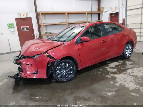 5YFBURHE8JP744602 2018 TOYOTA COROLLA - Image 2