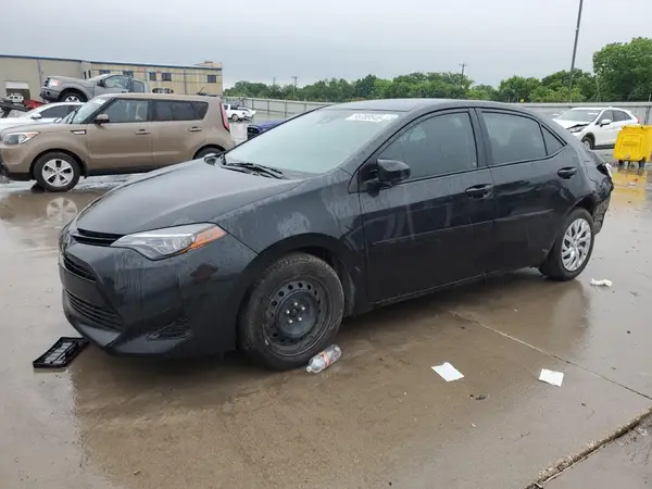5YFBURHE8JP746138 2018 TOYOTA COROLLA - Image 1