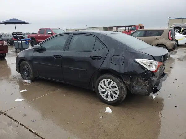 5YFBURHE8JP746138 2018 TOYOTA COROLLA - Image 2