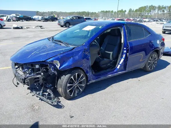 5YFBURHE8JP747595 2018 TOYOTA COROLLA - Image 2